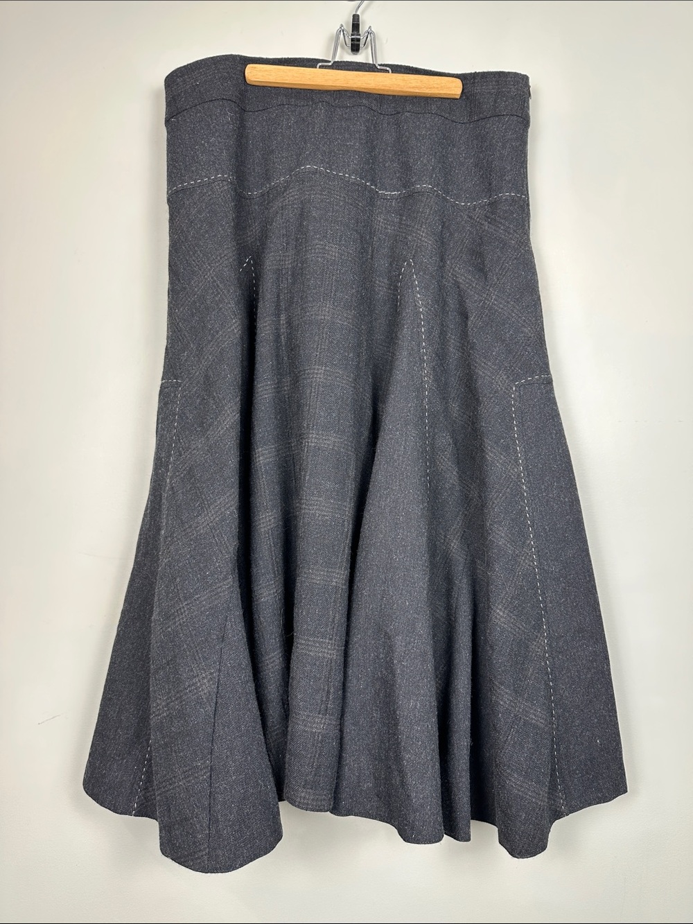 197. INFINTIF wool blend skirt.
